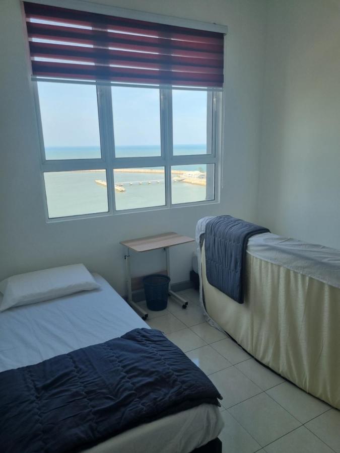 Seaside Haven Homestay Seaview Unit With Pool Opposite Ktcc & Mayang Mall - Pangsapuri Ladang Tanjung Kuala Terengganu Bagian luar foto