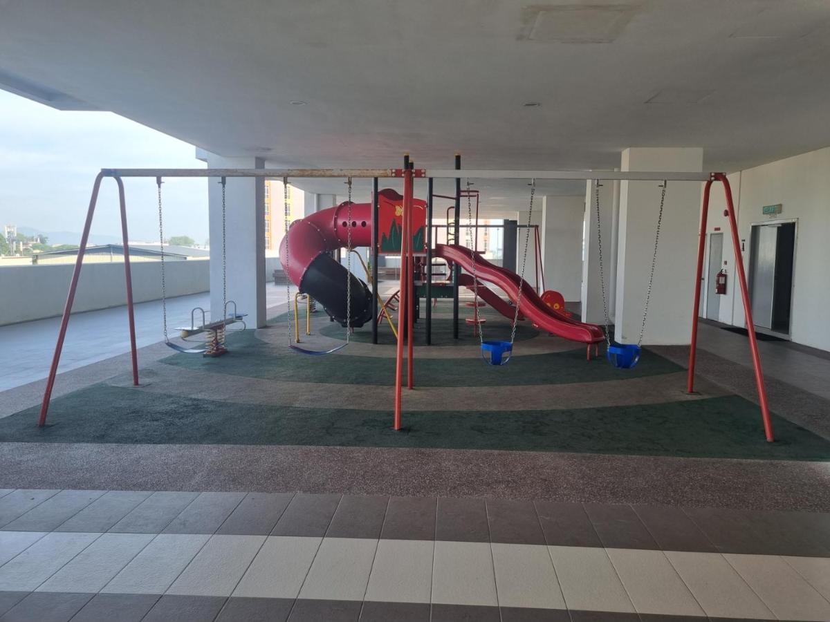 Seaside Haven Homestay Seaview Unit With Pool Opposite Ktcc & Mayang Mall - Pangsapuri Ladang Tanjung Kuala Terengganu Bagian luar foto