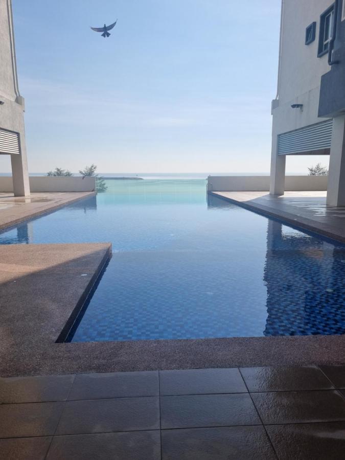 Seaside Haven Homestay Seaview Unit With Pool Opposite Ktcc & Mayang Mall - Pangsapuri Ladang Tanjung Kuala Terengganu Bagian luar foto